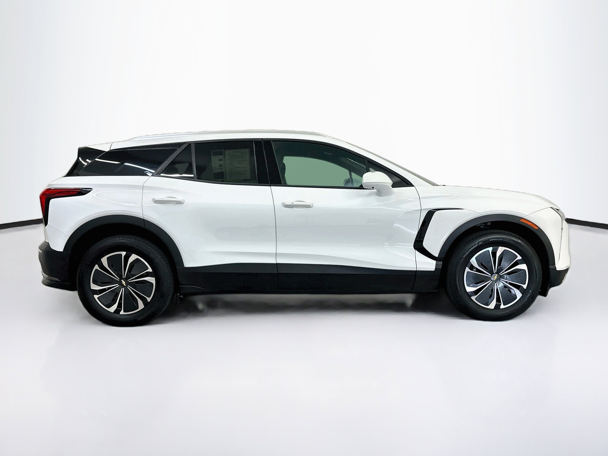 Used 2024 Chevrolet Blazer EV LT AWD/4WD image 10