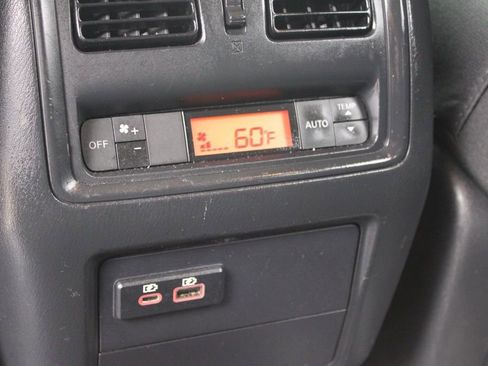 Used 2019 Nissan Pathfinder S image 26