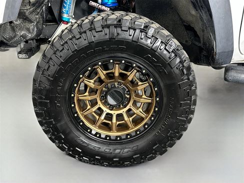 Used 2022 Toyota Tacoma TRD Off-Road image 30