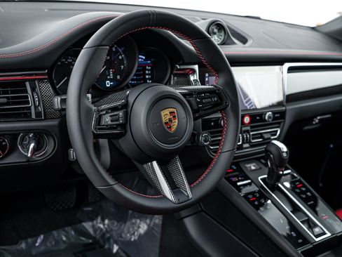 New 2026 Porsche Macan GTS image 13