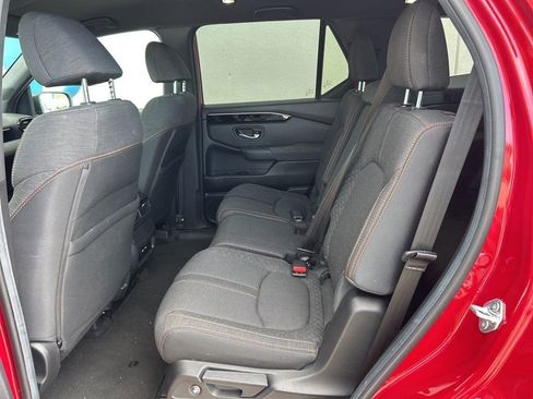 Used 2025 Honda Pilot Sport image 9