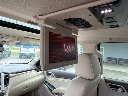 Used 2015 GMC Yukon XL Denali w/ Premium Package AWD/4WD image 70