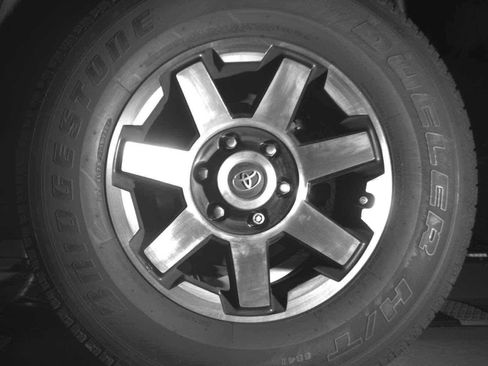 Used 2018 Toyota 4Runner TRD Off-Road Premium image 25