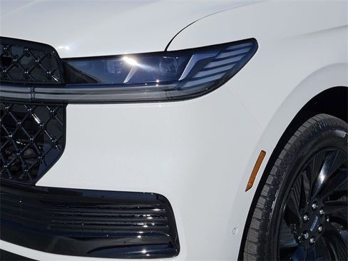 New 2025 Lincoln Navigator L Reserve w/ Jet Appearance Package image 8