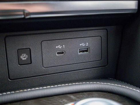 Used 2024 INFINITI QX80 Sensory image 32