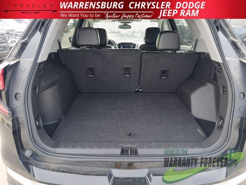 Used 2024 GMC Terrain SLT AWD/4WD image 32