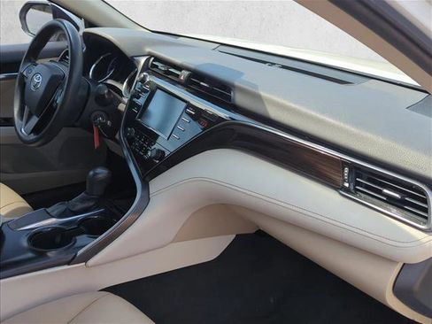 Used 2019 Toyota Camry LE image 21