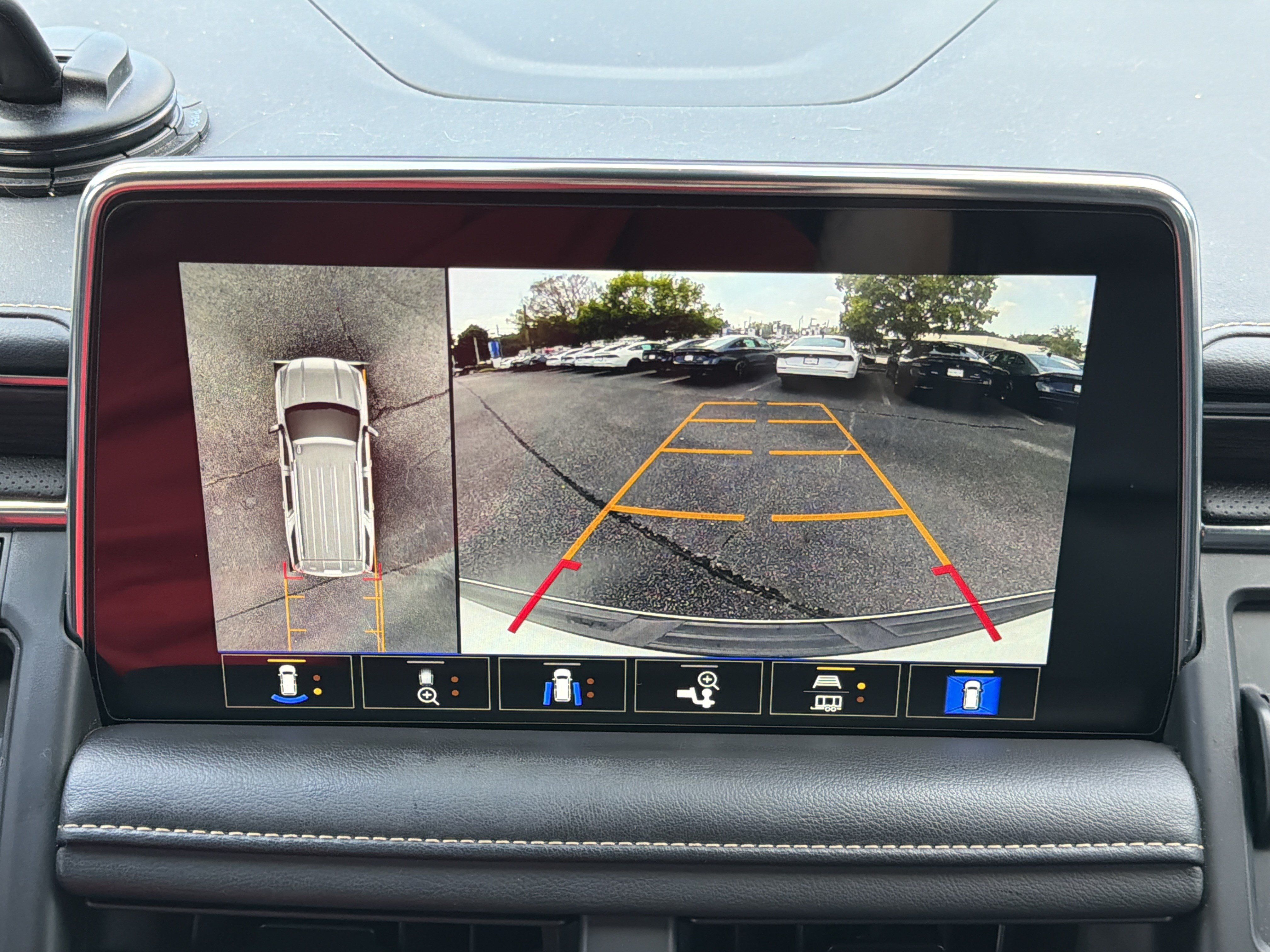 Used 2021 GMC Yukon SLT w/ SLT Premium Package RWD image 4