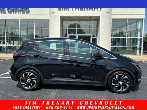 Used 2023 Chevrolet Bolt LT FWD image 1