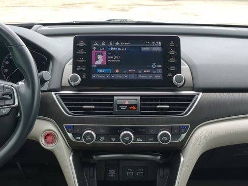 Used 2021 Honda Accord Touring image 15