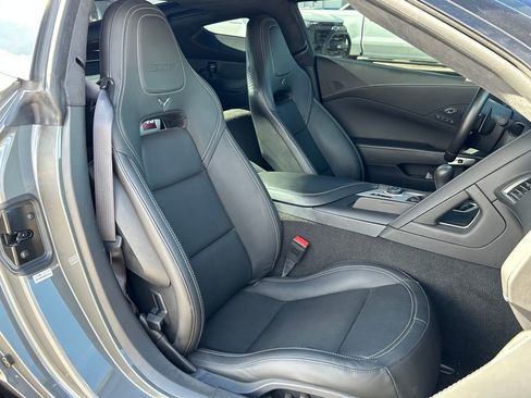 Used 2016 Chevrolet Corvette Z06 w/ 3LZ Preferred Equipment Group image 18