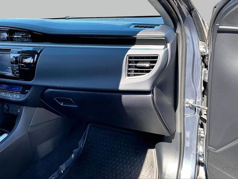 Used 2015 Toyota Corolla S w/ Body Protection Package #1 FWD image 18