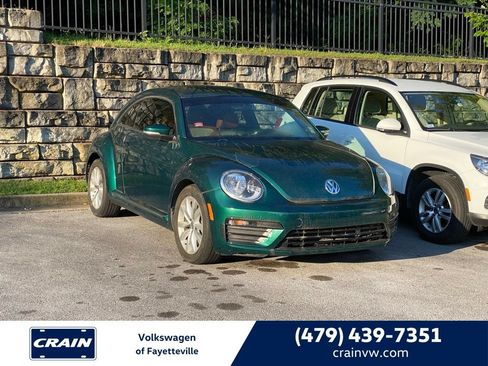 Used 2017 Volkswagen Beetle 1.8T Classic FWD image 1