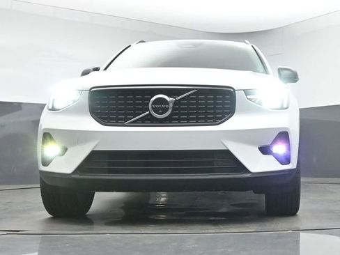 Used 2023 Volvo XC40 B5 Ultimate w/ Protection Package Premier AWD/4WD image 12