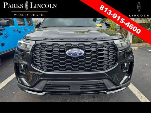 Used 2025 Ford Explorer ST w/ Sun And Sound Package image 5