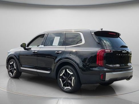 Used 2025 Kia Telluride S FWD image 6