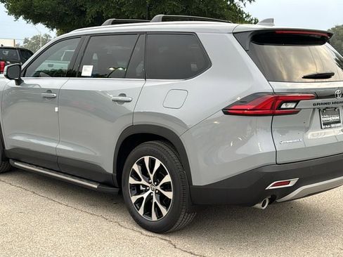 New 2026 Toyota Grand Highlander AWD Hybrid image 9