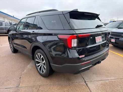 Used 2025 Ford Explorer ST-Line AWD/4WD image 5