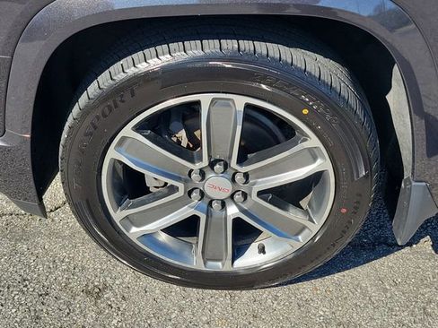 Used 2017 GMC Acadia Denali FWD image 5