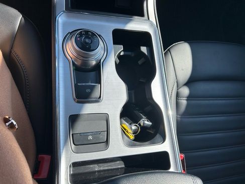 Used 2022 Ford Edge SEL w/ Convenience Package image 32