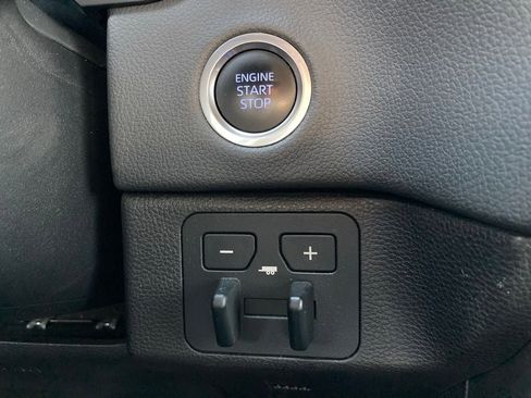 Used 2024 Toyota Tundra Limited AWD/4WD image 17