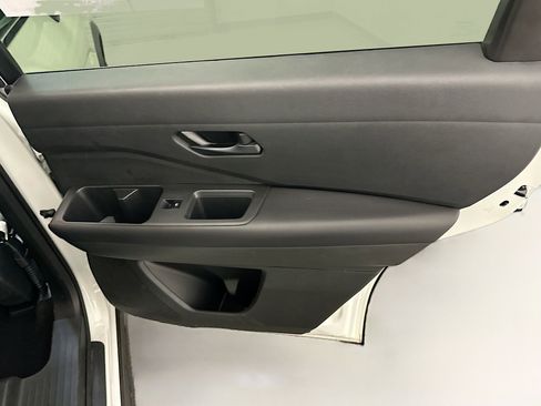 Used 2023 Nissan Pathfinder S AWD/4WD image 31