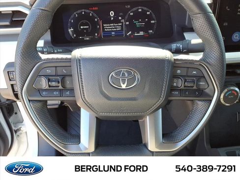 Used 2024 Toyota Tacoma TRD Off-Road image 18