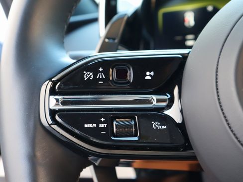 Used 2025 Aston Martin V8 Vantage Coupe image 20