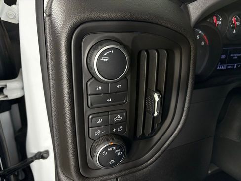 Used 2025 Chevrolet Silverado 2500 Custom w/ Custom Value Package image 25