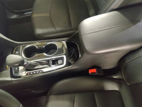 Used 2024 Chevrolet Equinox Premier AWD/4WD image 26