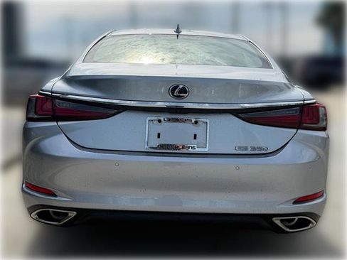 Used 2022 Lexus ES 350 w/ Premium Package FWD image 4