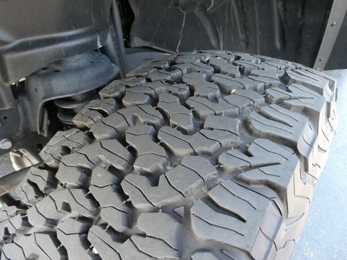 Used 2025 Jeep Wrangler Unlimited Sport AWD/4WD image 12