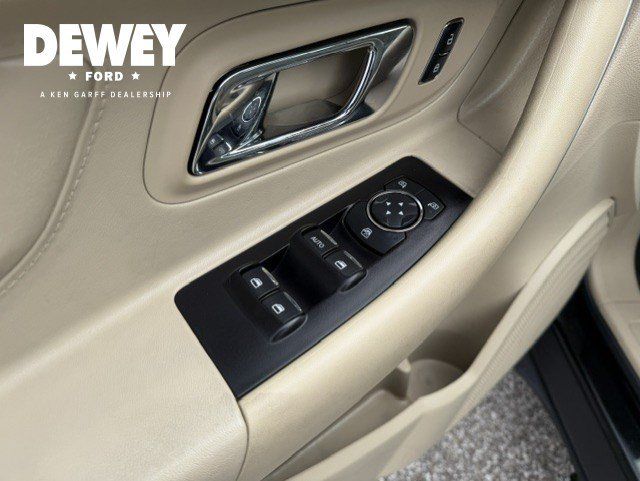 Used 2018 Ford Taurus SE FWD image 11