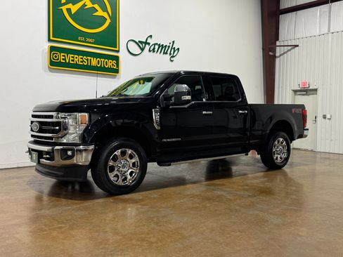 Used 2022 Ford F250 Lariat w/ Chrome Package image 3