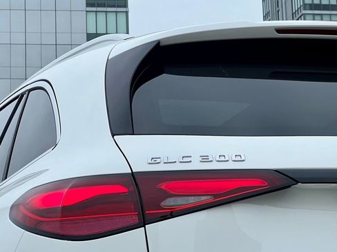 Certified 2026 Mercedes-Benz GLC 300 4MATIC image 11