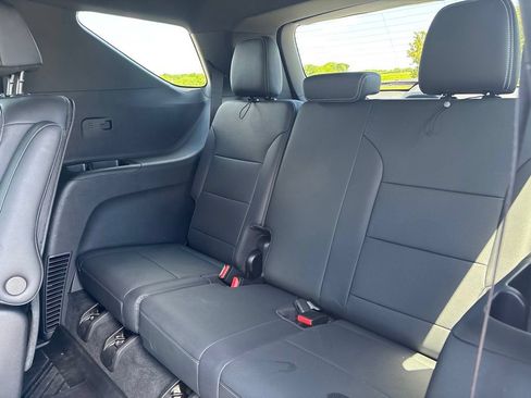 Used 2024 Chevrolet Traverse LT w/ Midnight/Sport Edition FWD image 11