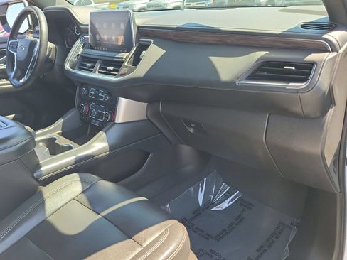 Used 2021 Chevrolet Tahoe Z71 w/ Luxury Package AWD/4WD image 29