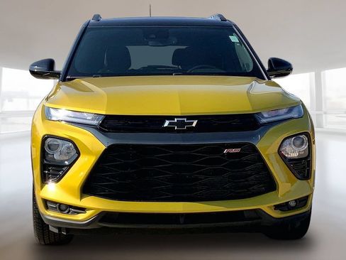 Used 2023 Chevrolet TrailBlazer RS w/ Sun and Liftgate Package FWD image 3