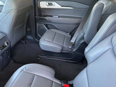 New 2026 Ford Explorer Active RWD image 12
