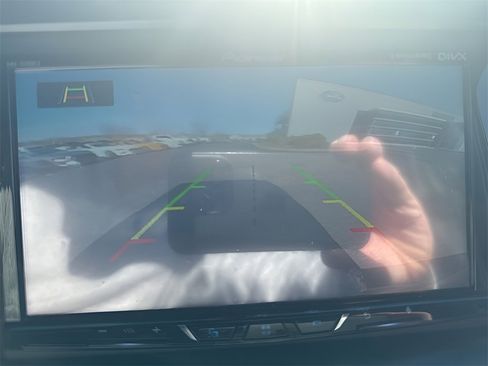 Used 2015 Ford F150 Lariat image 13