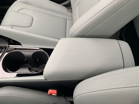 New 2025 Hyundai Elantra Limited image 46