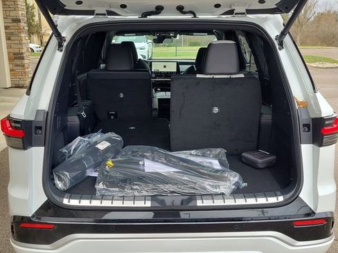 New 2026 Lexus TX 500h AWD image 7