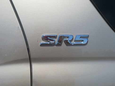 Used 2005 Toyota Sequoia SR5 AWD/4WD image 13