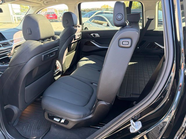 Used 2021 BMW X7 xDrive40i w/ Cold Weather Package AWD/4WD image 12