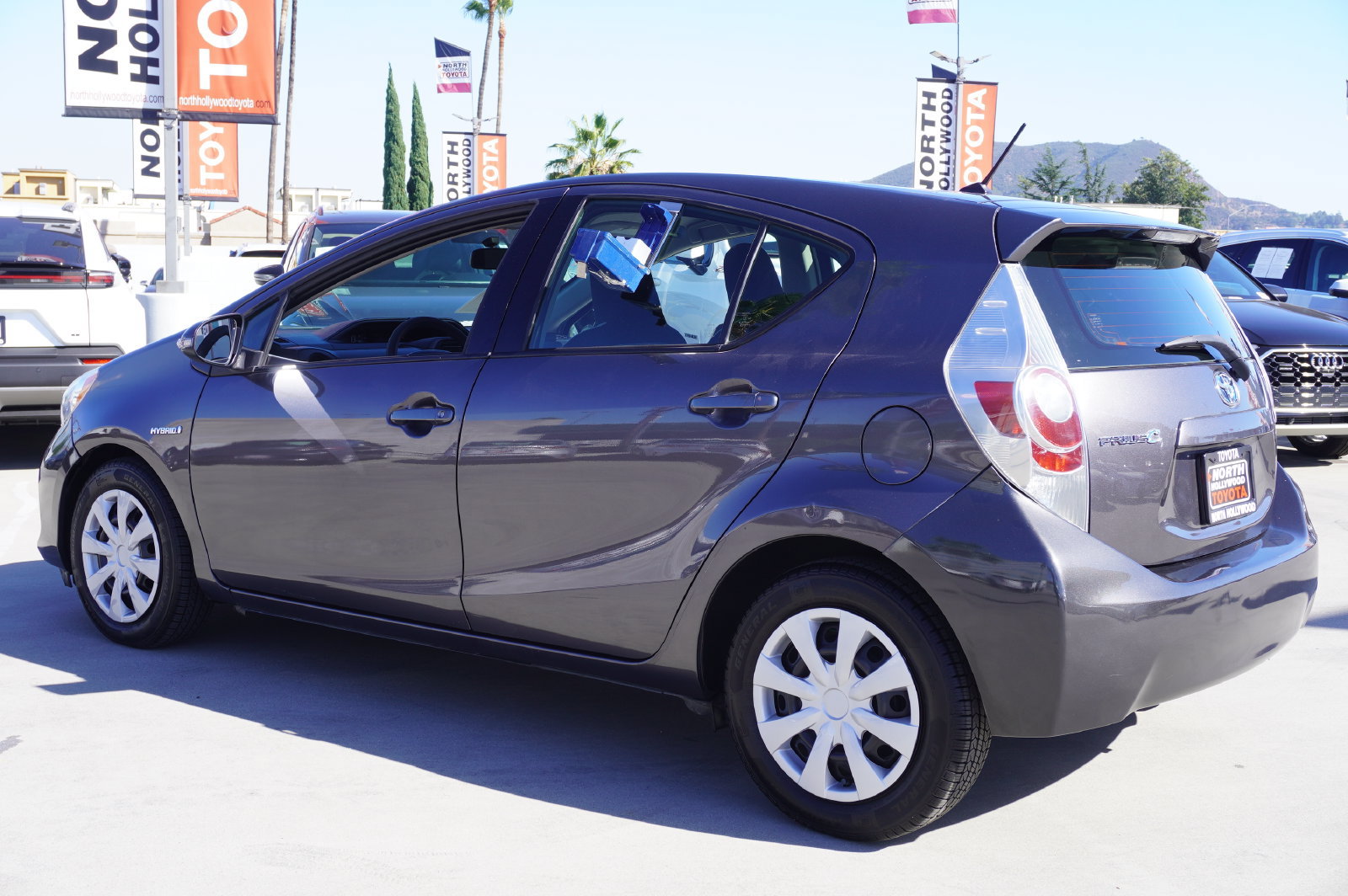Used 2014 Toyota Prius C One FWD image 5