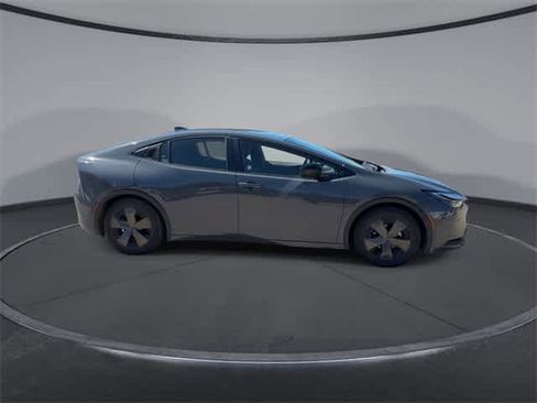Used 2024 Toyota Prius LE image 9