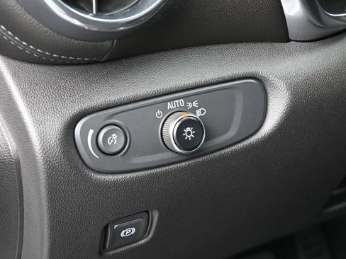 Used 2021 Chevrolet Blazer LT image 14