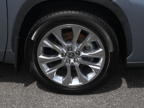 Certified 2021 Toyota Highlander Limited AWD/4WD image 23