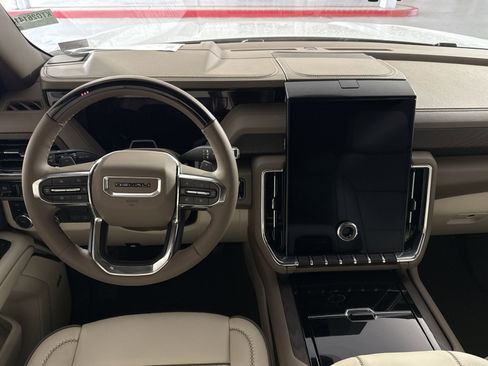 New 2026 GMC Yukon XL Denali w/ Denali Reserve Package AWD/4WD image 16