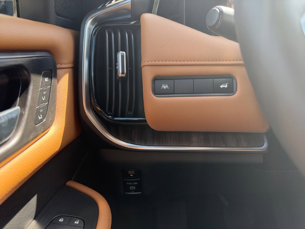 New 2027 Nissan Armada SL RWD image 23